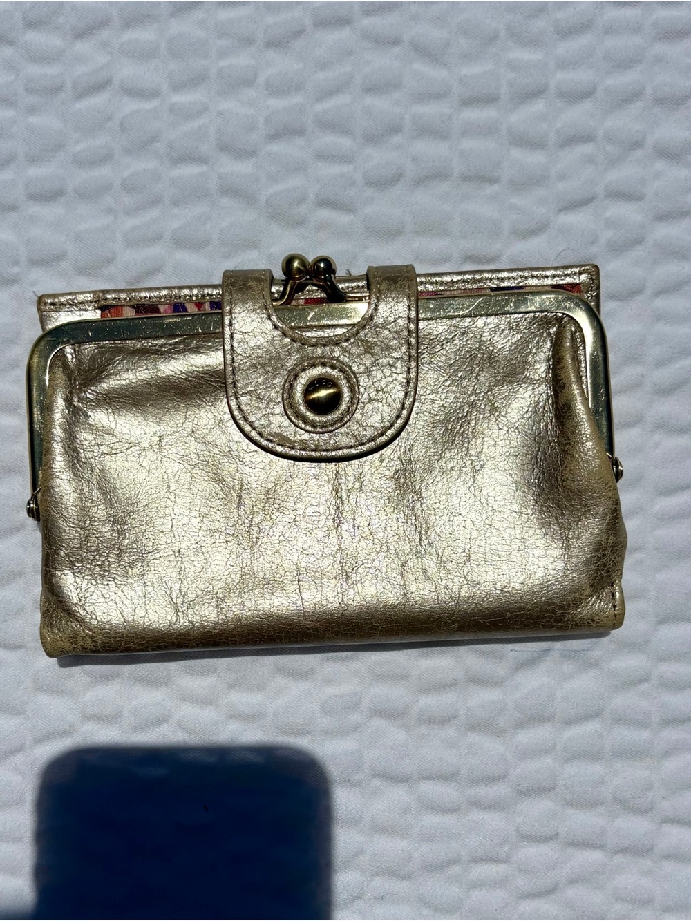 HOBO Lauren Clutch Wallet in Metallic Gold w Kiss-Lock GUC Small & Cute! ✨